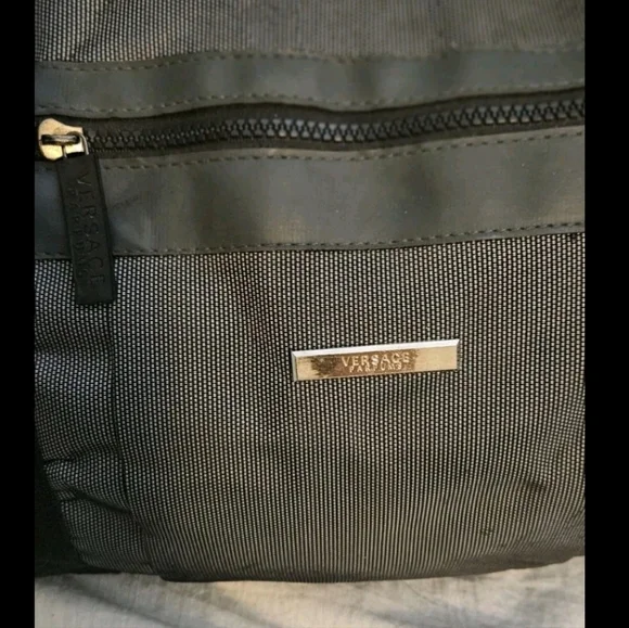 Versace Parfumes Gray Duffle/Tote/Carry On/ Weekend/ Travel/ Gym Bag - Picture 4 of 6